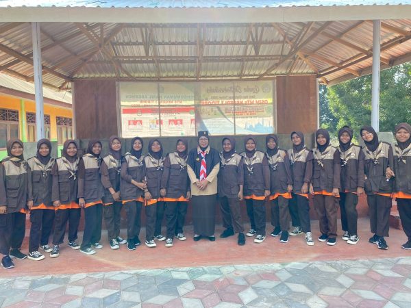 MABIGUS MTS NEGERI 3 TIDORE PIMPIN UPACARA PELEPASAN KONTINGEN PERKEMAHAN PRAMUKA KEMBANG TIMUR V TAHUN 2023.