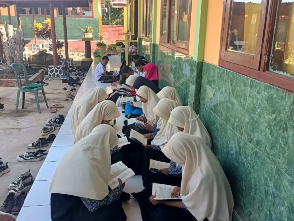 Tanamkan Budaya Membaca di Kalangan Siswa, MTs Negeri 3 Tidore Gencarkan Program Gerakan Literasi Madrasah